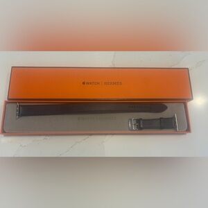 Brand new Hermes double tour Apple leather watch band Indigo Bleu.Fits 38-42
200